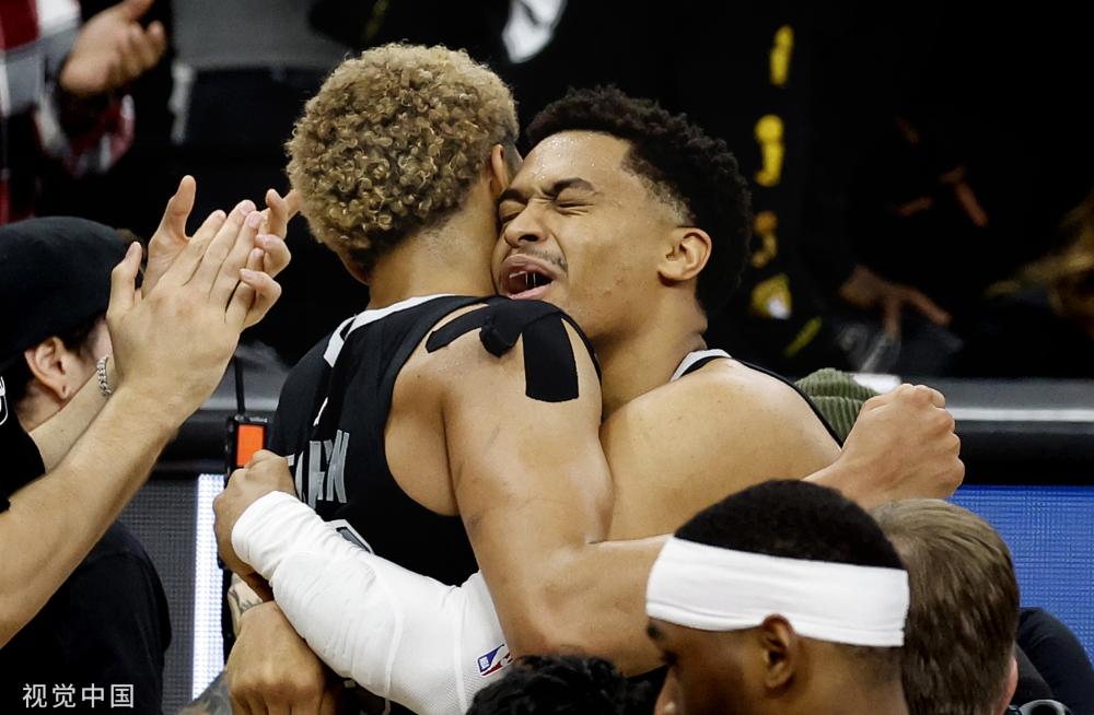 对手在中场 对手在中场